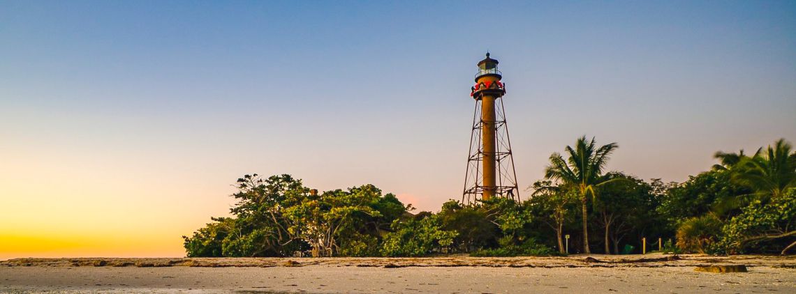 Der Sanibel Island Leuchtturm während des Sonnenuntergangs